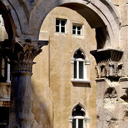 Old Town Tone Apartmán