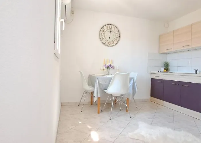 Old Town Tone Apartment *