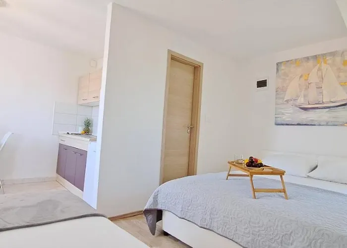 Apartment Old Town Tone Split