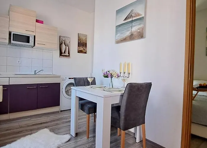 Apartment Old Town Tone