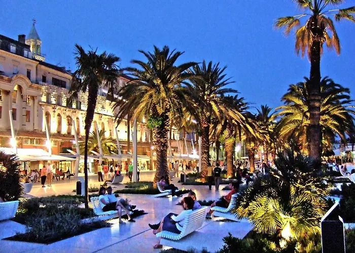 Old Town Tone Apartment