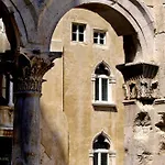 Old Town Tone Апартаменты