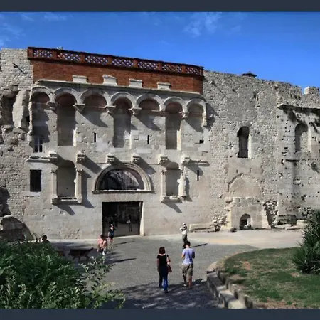 Апартаменты Old Town Tone Сплит