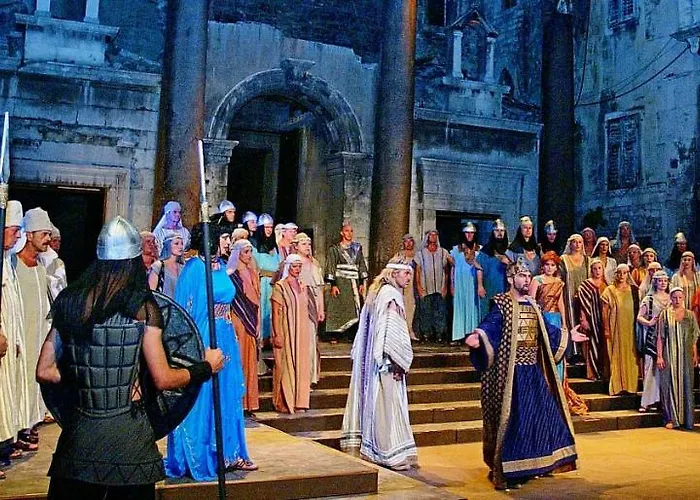 Old Town Tone Apartman *